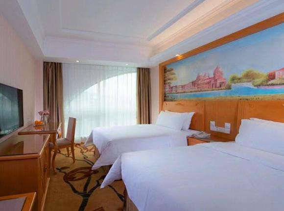 Vienna Hotel Shenzhen Dalang Clothing Base, Баоань