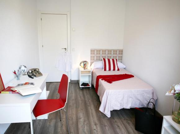 Estuhome, Мадрид