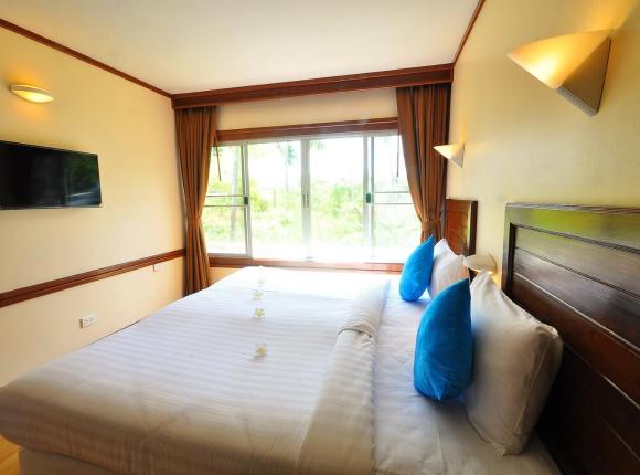 Isle Beach Resort, Краби