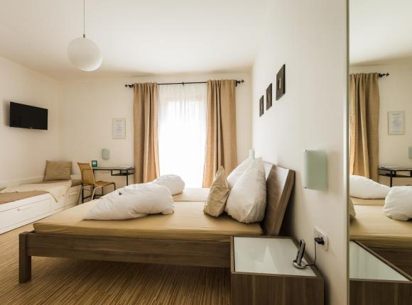 Pension Julia - Haus Elisabeth - Weinhof Lang-Wallner, Руст