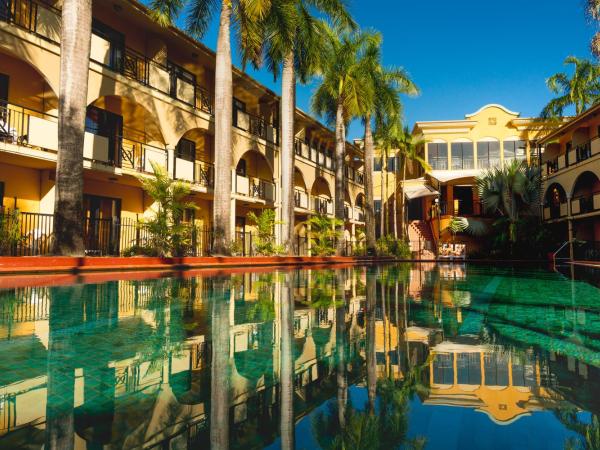 Palm Royale Cairns : photo 5 de la chambre chambre lit king-size - vue sur piscine