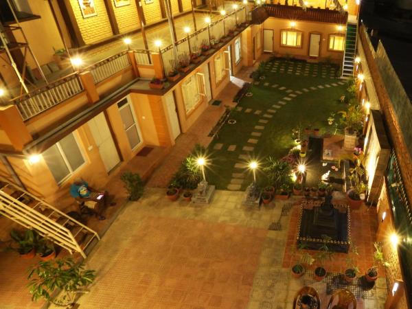 Aarya Chaitya Inn : photo 4 de la chambre chambre triple standard