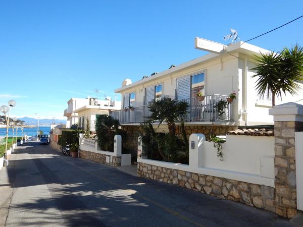 Hotel Miramar- Cap d'Antibes - La Garoupe plage : photo 3 de la chambre chambre double avec balcon - vue latérale sur mer