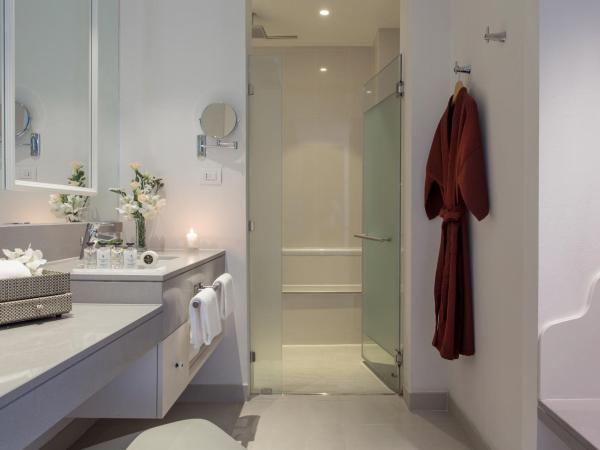 U Sathorn Bangkok : photo 4 de la chambre chambre double ou lits jumeaux avec terrasse (utilisation de la chambre pour 24 heures)