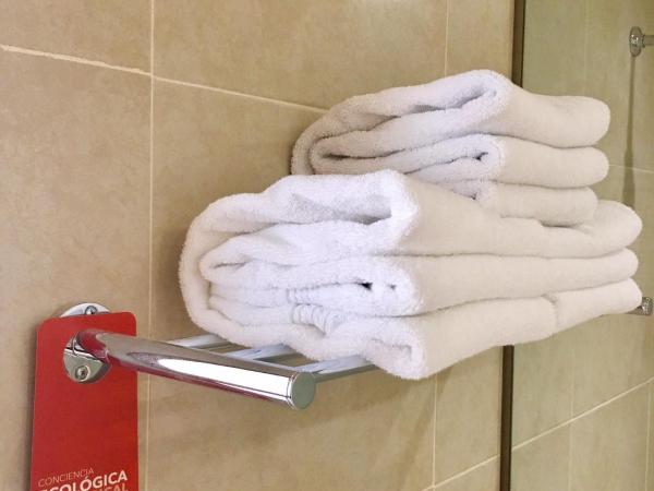 Ambiance Suites : photo 5 de la chambre chambre standard lit queen-size