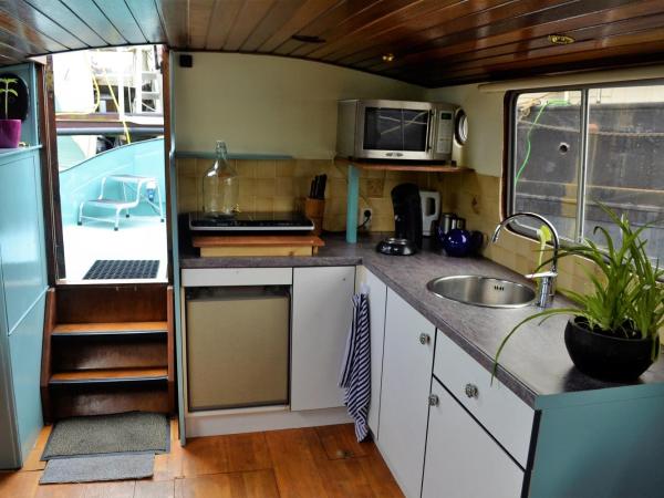 Floating B&B Amsterdam : photo 9 de la chambre bateau avec douche et toilettes séparées