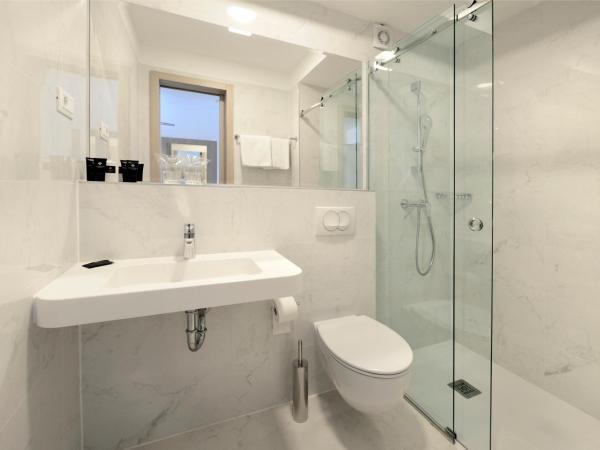 Grand Hotel Adriatic II : photo 7 de la chambre chambre double avec balcon - vue sur mer