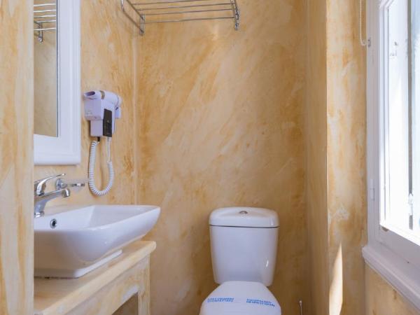 Palladian Home : photo 10 de la chambre chambre double supérieure avec balcon