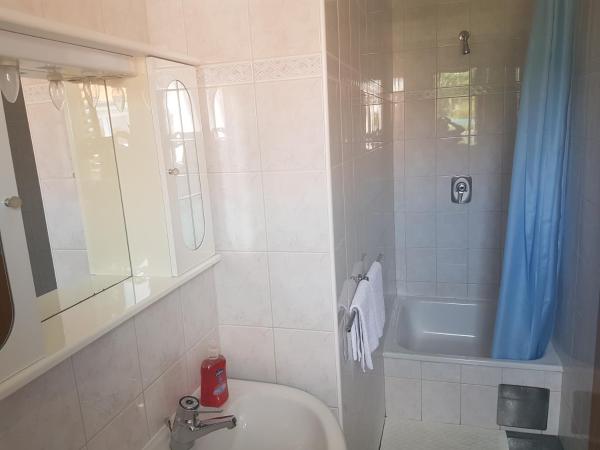 Rooms Hunter : photo 4 de la chambre chambre double - vue sur jardin