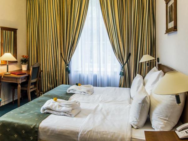 Hotel Dvorak Cesky Krumlov : photo 2 de la chambre chambre double - vue sur château