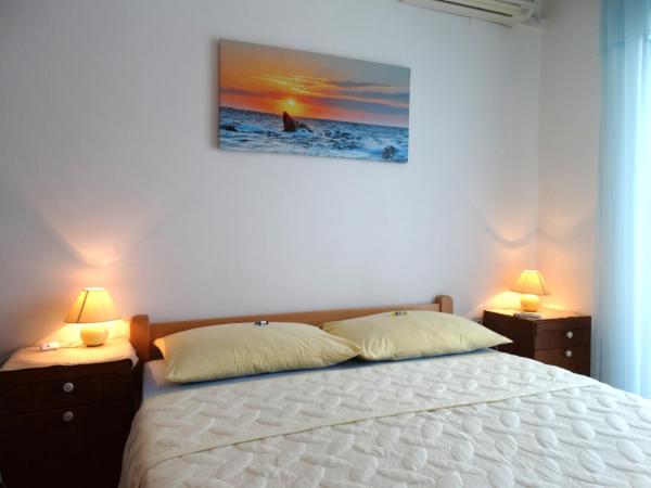 Pansion Belveder : photo 5 de la chambre chambre double avec balcon donnant sur la mer

