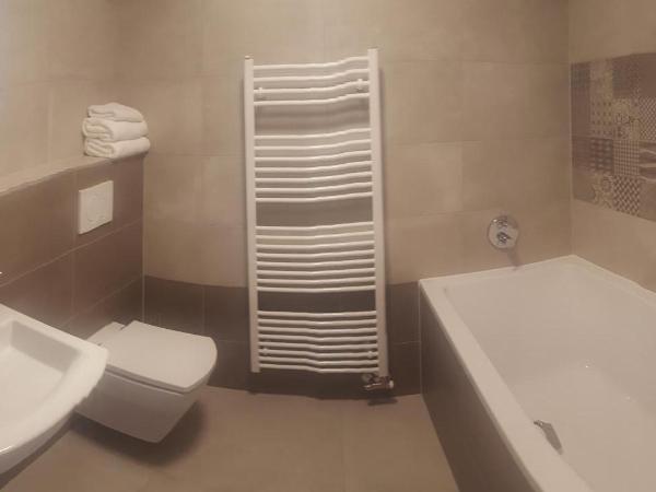 Hotel Rakovec : photo 5 de la chambre chambre double deluxe avec baignoire