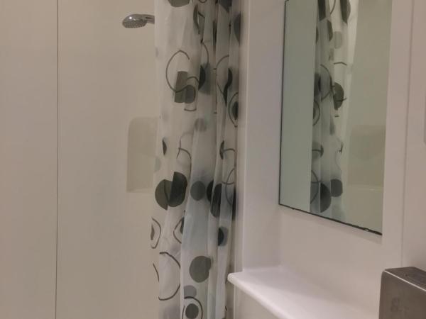 Brighton Beach Inn Hostel : photo 2 de la chambre lit dans dortoir mixte de 9 lits