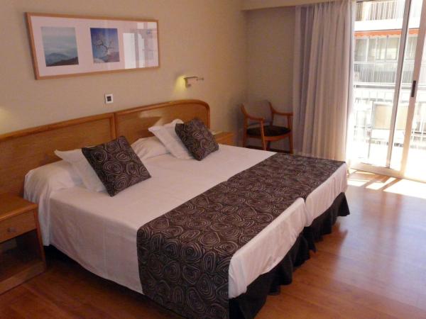 Hotel Tanit : photo 2 de la chambre chambre double ou lits jumeaux avec balcon