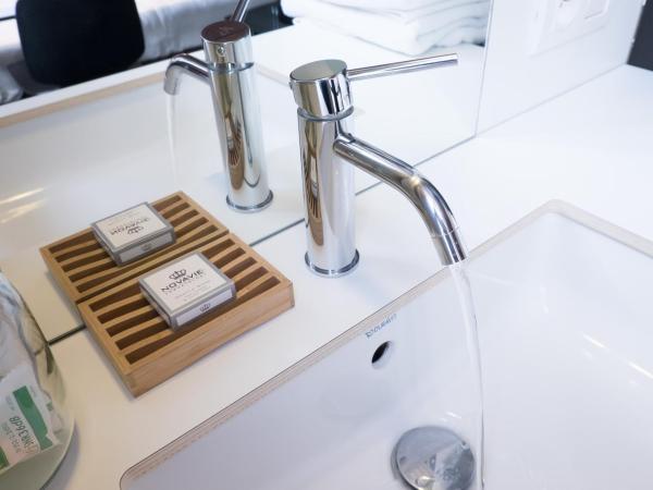 Hotel Marcel : photo 3 de la chambre petite chambre double