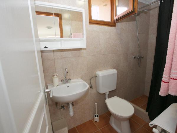 Party Vendégház : photo 3 de la chambre chambre double