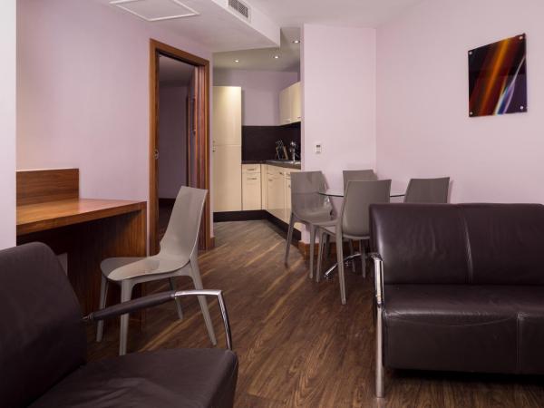 Roomzzz Leeds City : photo 3 de la chambre appartement 2 chambres