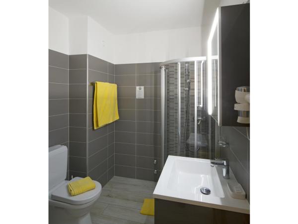 Aparthotel Al Lago : photo 9 de la chambre chambre familiale supérieure