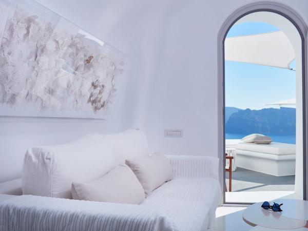 Canaves Sunday : photo 9 de la chambre suite de luxe avec vue sur la caldeira