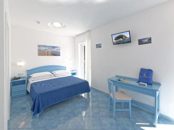 Hotel Villa D'Orta : photo 8 de la chambre chambre double supérieure - vue sur mer