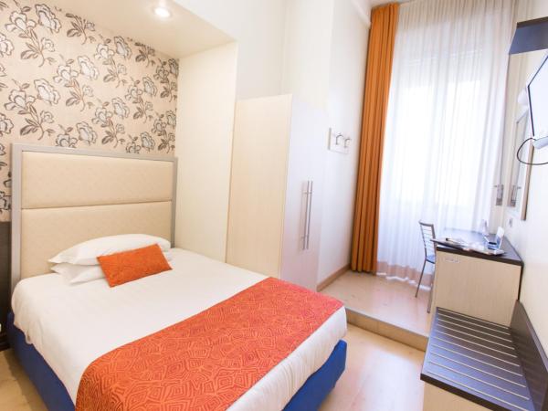 Hotel Piacenza : photo 4 de la chambre chambre simple