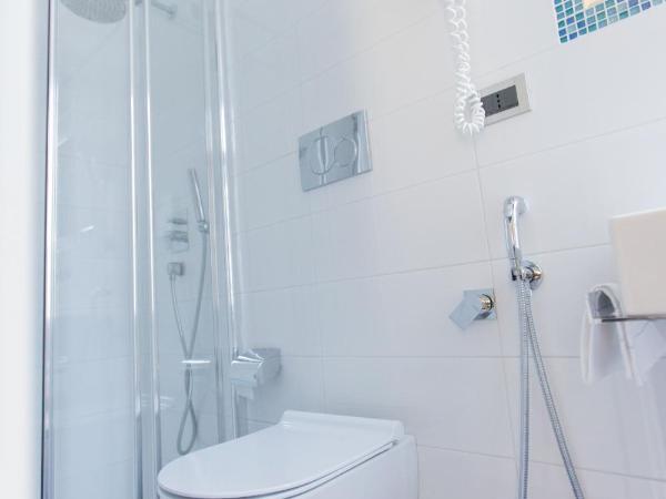 Hotel Piacenza : photo 5 de la chambre chambre triple