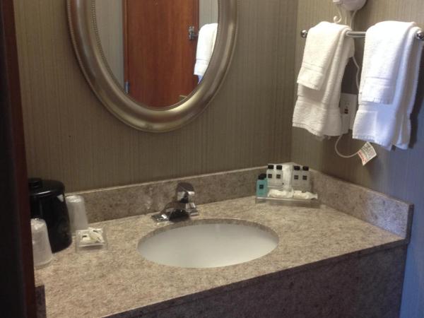 Country Inn & Suites by Radisson, Delta Park North Portland : photo 7 de la chambre chambre avec 2 grands lits queen-size