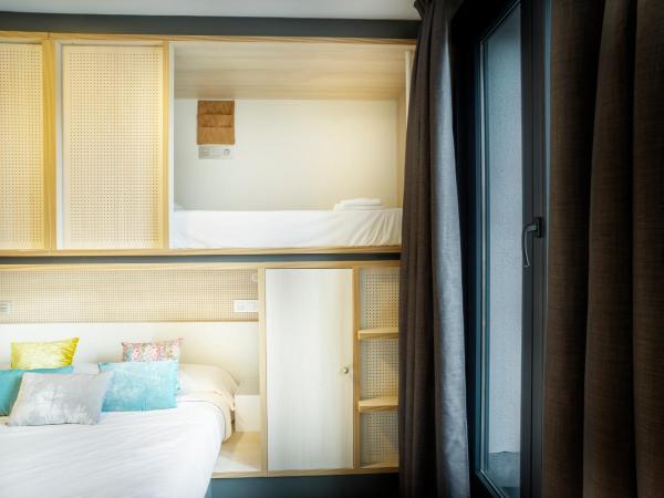 Koisi Hostel : photo 5 de la chambre chambre familiale de luxe avec salle de bains privative