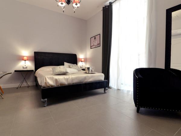 Chiaia Roof : photo 6 de la chambre suite lit king-size avec balcon