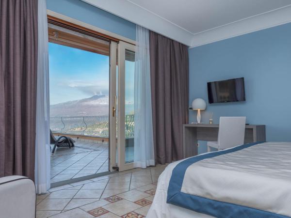 Villa Le Terrazze Charming Rooms : photo 9 de la chambre suite deluxe - vue sur mer