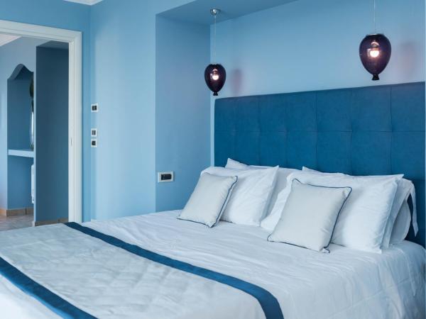 Villa Le Terrazze Charming Rooms : photo 10 de la chambre suite deluxe - vue sur mer