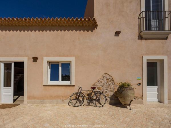 Hotel Casale Milocca : photo 2 de la chambre chambre double supérieure avec balcon