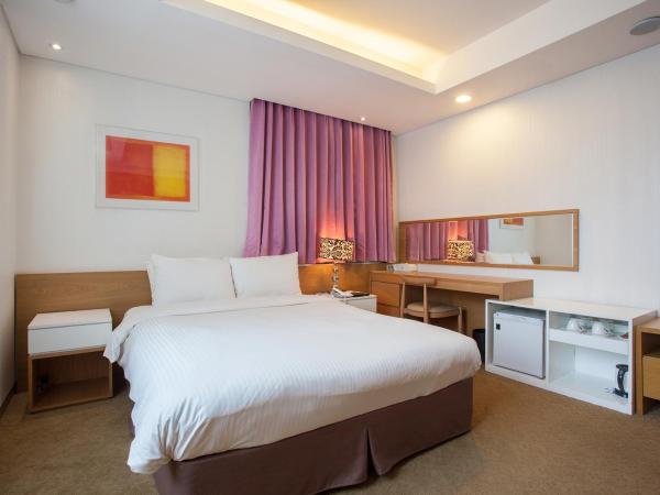Hotel Pharos : photo 1 de la chambre chambre double standard
