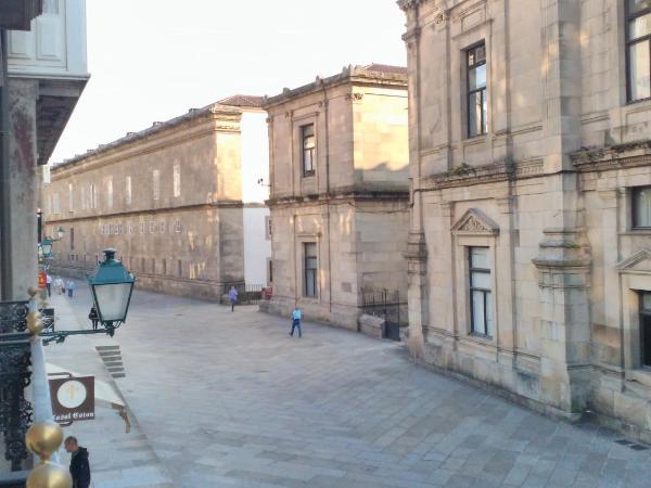 PICO SACRO II HOTEL Santiago de Compostela : photo 6 de la chambre chambre double deluxe avec balcon