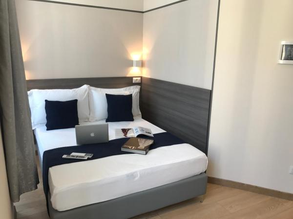 Boutique Hôtel Neptune Nice : photo 7 de la chambre chambre double avec balcon