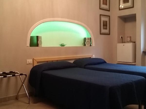 Il Sole e La Luna : photo 8 de la chambre chambre quadruple avec salle de bains privative