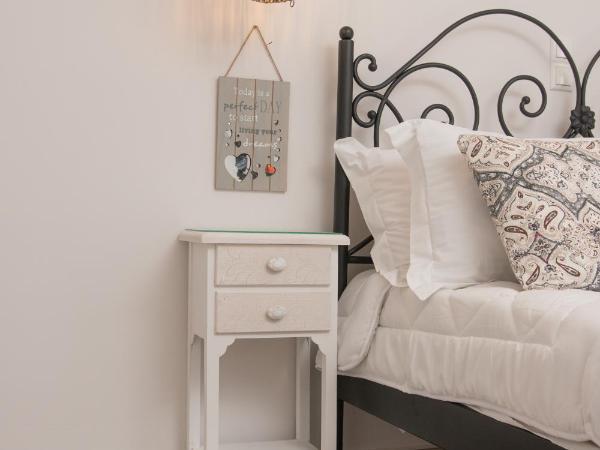 Relax Studios : photo 8 de la chambre chambre double ou lits jumeaux - vue sur jardin