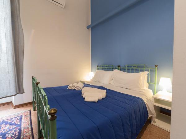 Tra L'Etna E Il Mare B&B : photo 3 de la chambre grande chambre double