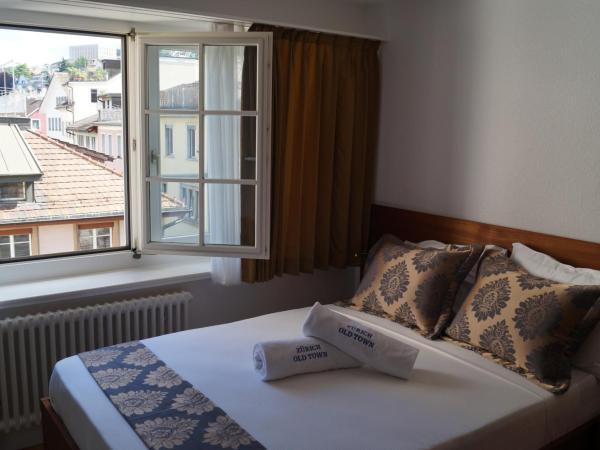 Hotel Old Town : photo 1 de la chambre chambre double supérieure