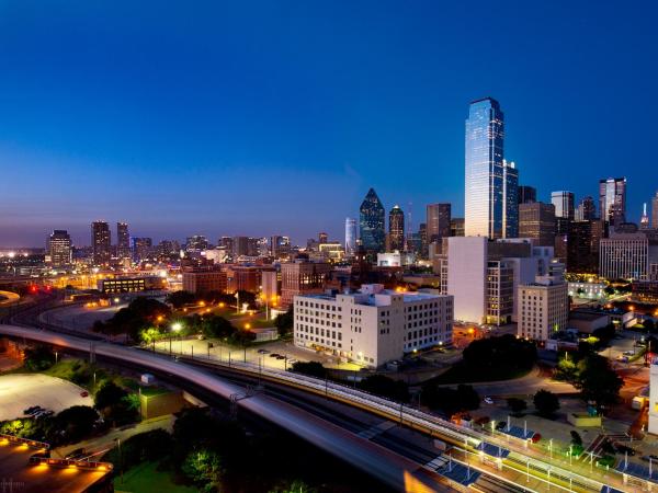 Hyatt Regency Dallas : photo 4 de la chambre chambre avec 2 lits queen-size - vue sur ville