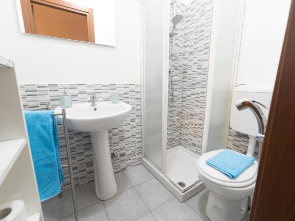 Tra L'Etna E Il Mare B&B : photo 8 de la chambre grande chambre double