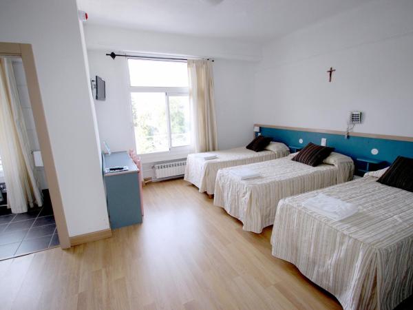 Hôtel La Source : photo 4 de la chambre chambre triple