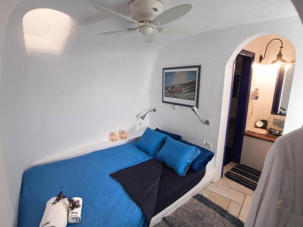 Ifestio Villas Oia : photo 8 de la chambre villa 3 chambres senior avec petite piscine extérieure - vue sur mer