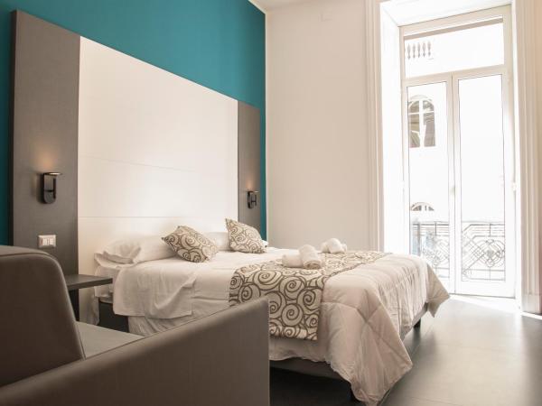 FALERON Santa Lucia : photo 4 de la chambre chambre lit king-size avec balcon