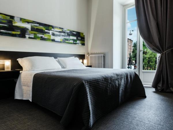 Residenza Navona Verona : photo 9 de la chambre chambre double supérieure avec balcon