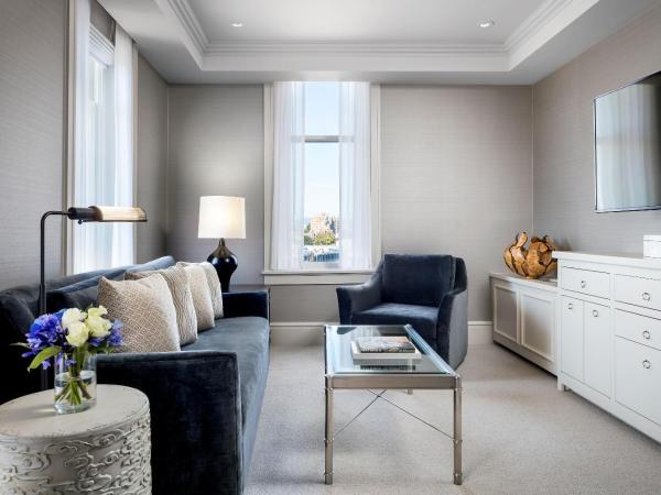 Fairmont Empress Hotel : photo 9 de la chambre suite royale avec accès au salon - vue sur port