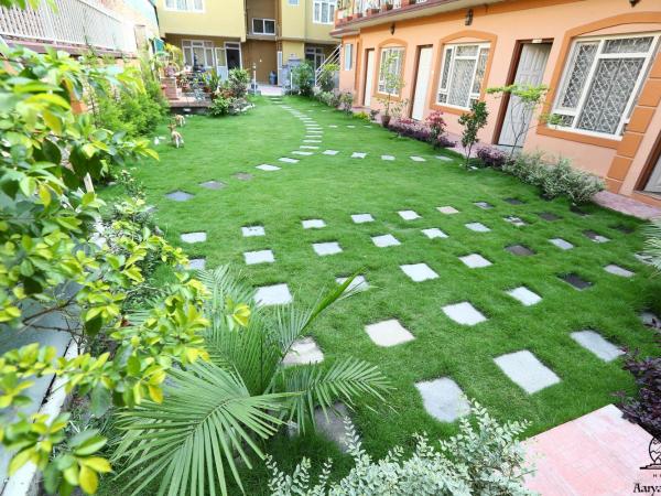 Aarya Chaitya Inn : photo 6 de la chambre chambre lits jumeaux Économique avec salle de bains commune