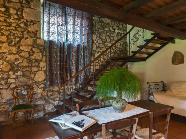 Villa Dei Papiri Fonte Ciane : photo 2 de la chambre suite en duplex