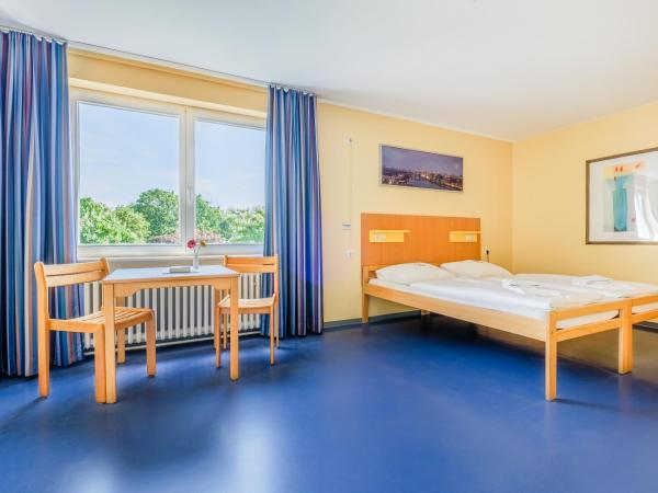 martas Gästehäuser Hauptbahnhof Berlin : photo 1 de la chambre chambre simple - accessible aux personnes à mobilité réduite