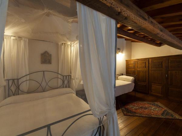 Villa Dei Papiri Fonte Ciane : photo 1 de la chambre suite familiale